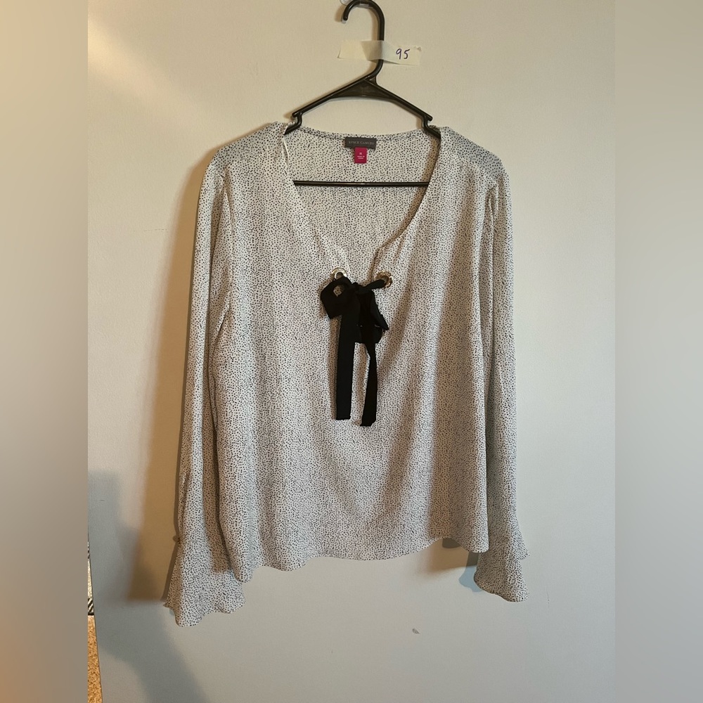 Vince Camuto black/white dotted top
